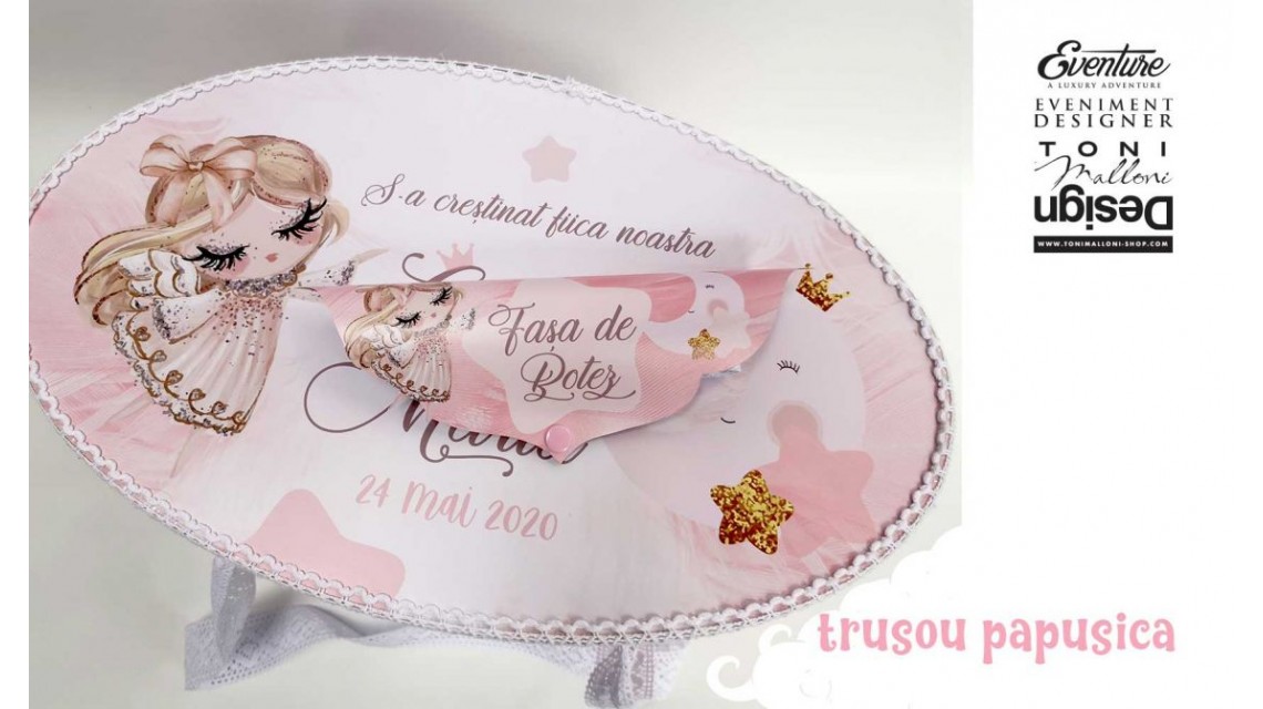 Trusou de botez cu papusica roz, gene lungi si broderie customizata, Doll 22